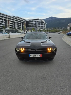 Dodge Challenger SXT Plus, снимка 2