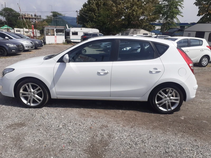 Hyundai I30 2.0 КАТО НОВА  , снимка 6 - Автомобили и джипове - 49149621