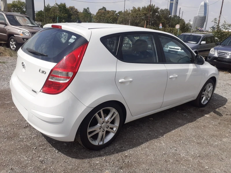 Hyundai I30 2.0 КАТО НОВА  , снимка 5 - Автомобили и джипове - 49149621