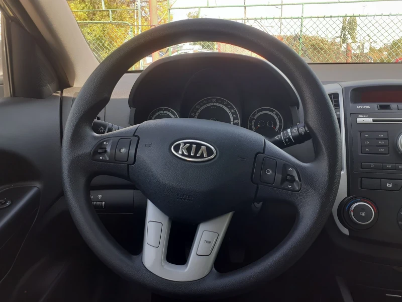 Kia Ceed 1.6 КАТО НОВА  , снимка 8 - Автомобили и джипове - 46993566