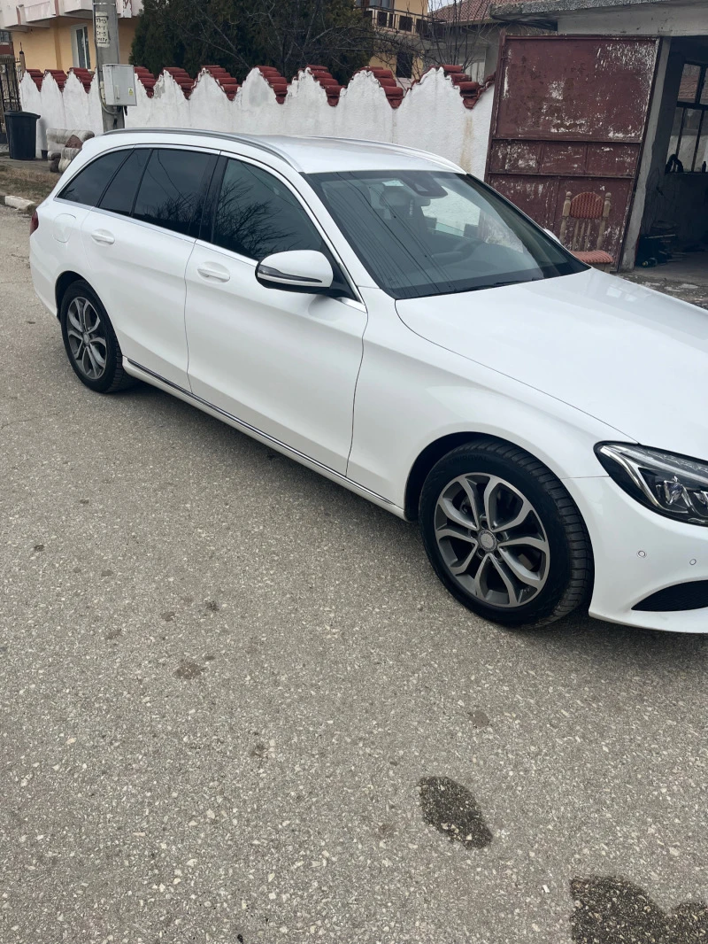 Mercedes-Benz C 220, снимка 2 - Автомобили и джипове - 46921883