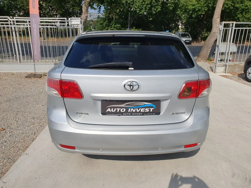 Toyota Avensis 2.2/150ks, снимка 6 - Автомобили и джипове - 46634177