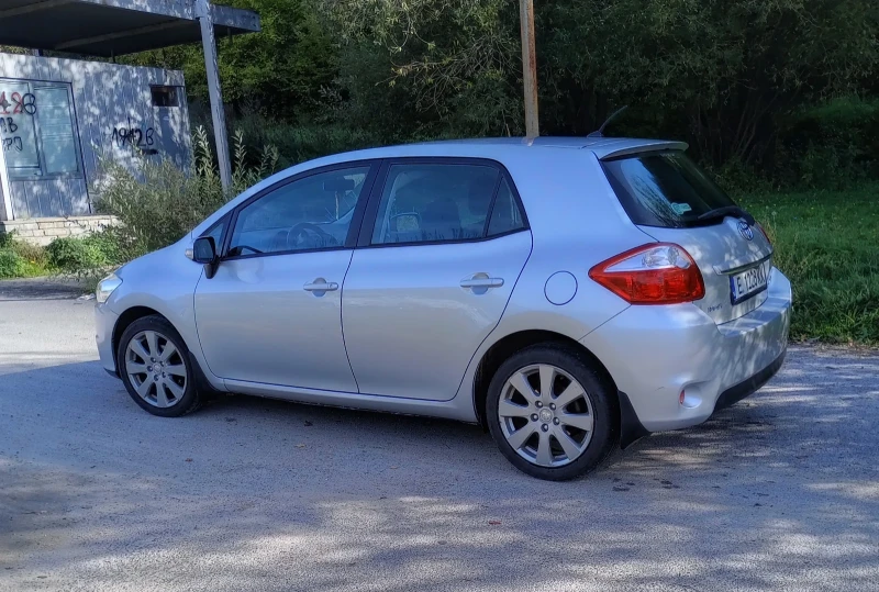 Toyota Auris 1.6, снимка 5 - Автомобили и джипове - 47511954