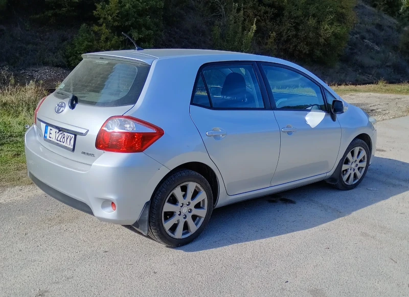 Toyota Auris 1.6, снимка 4 - Автомобили и джипове - 47511954