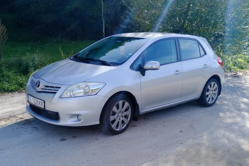 Toyota Auris 1.6, снимка 6 - Автомобили и джипове - 47511954