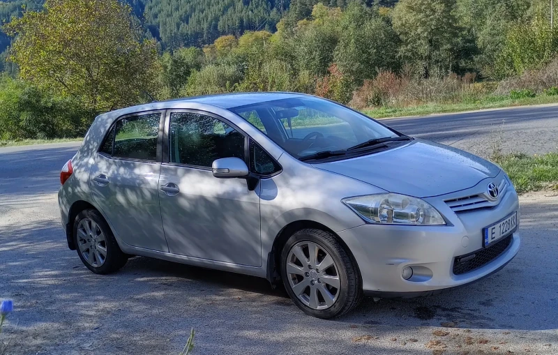 Toyota Auris 1.6, снимка 2 - Автомобили и джипове - 47511954