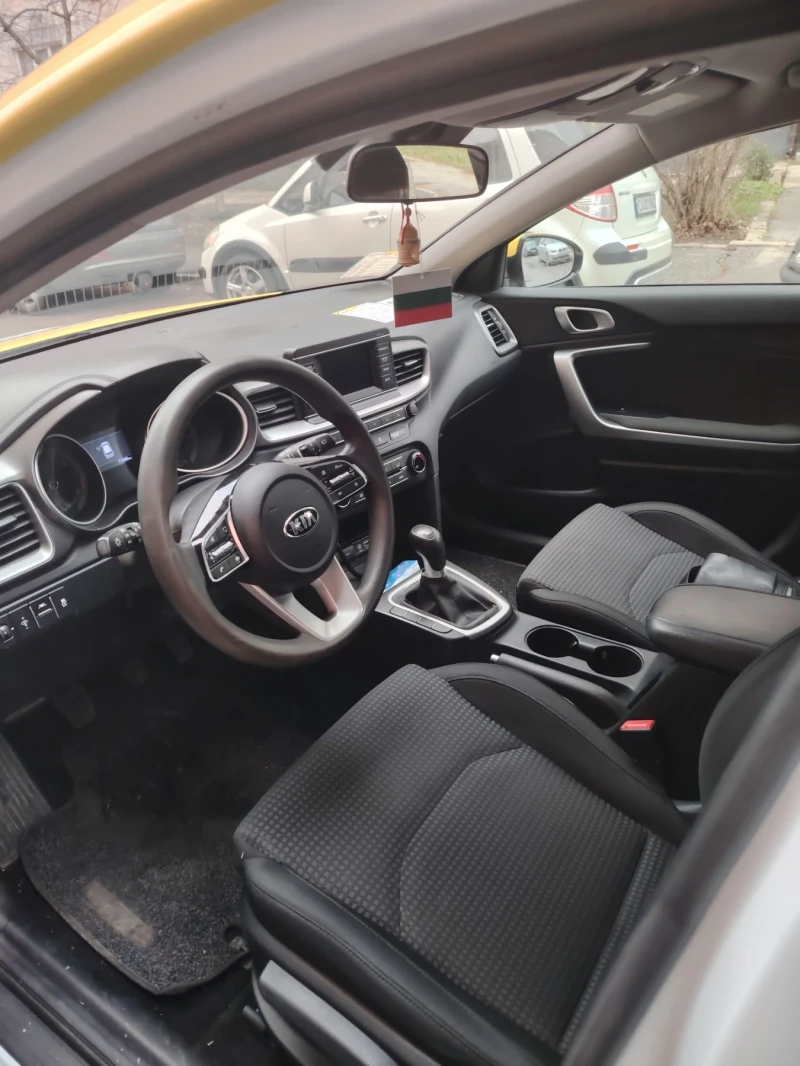 Kia Ceed, снимка 4 - Автомобили и джипове - 48638639