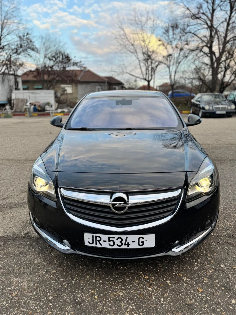 Opel Insignia, снимка 1 - Автомобили и джипове - 48848801