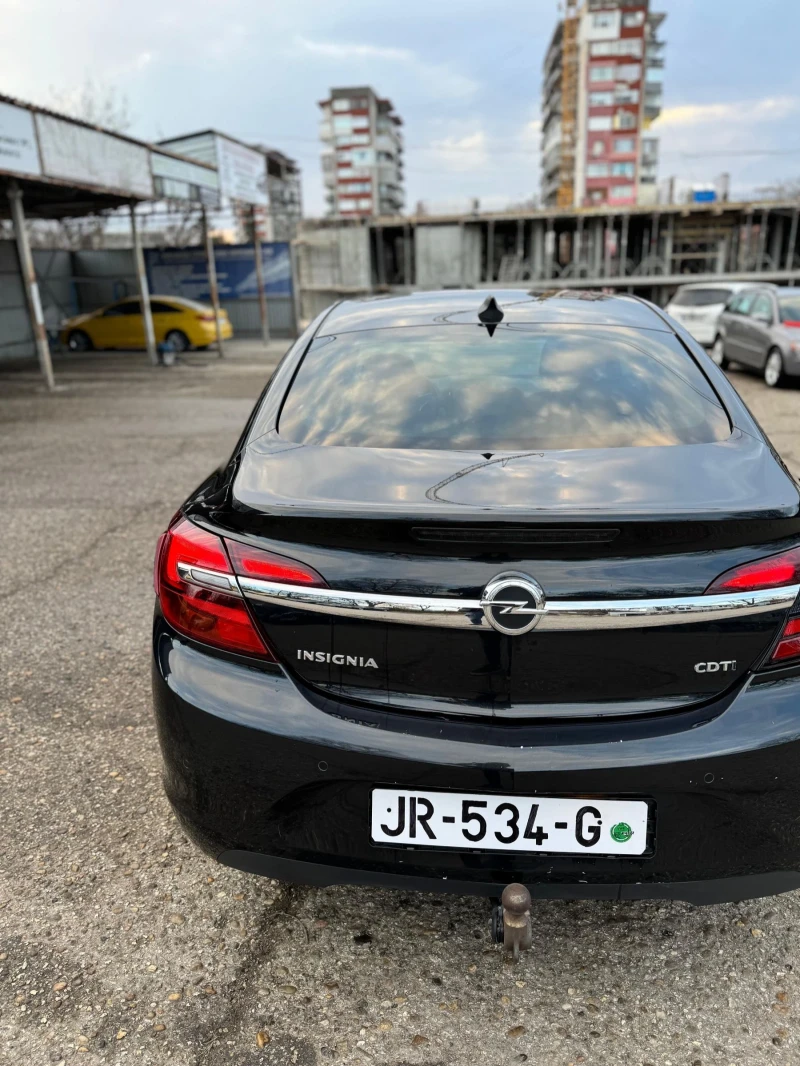 Opel Insignia, снимка 2 - Автомобили и джипове - 48848801