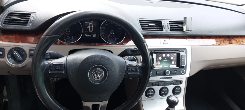 VW Passat, снимка 12 - Автомобили и джипове - 48954889