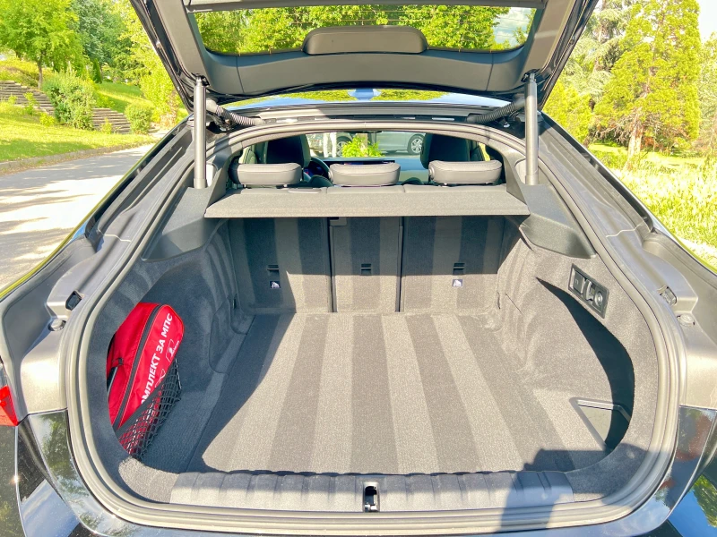 BMW i4 eDrive 40, снимка 13 - Автомобили и джипове - 52461691