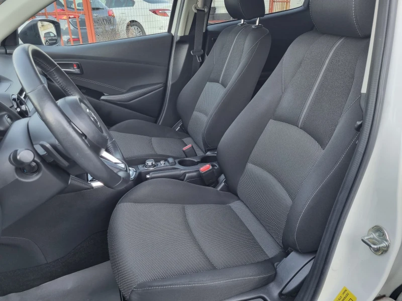 Mazda 2 1.5 16v 90кс/Автомат/Евро6/Топ/Revolution/Facelift, снимка 14 - Автомобили и джипове - 51333379