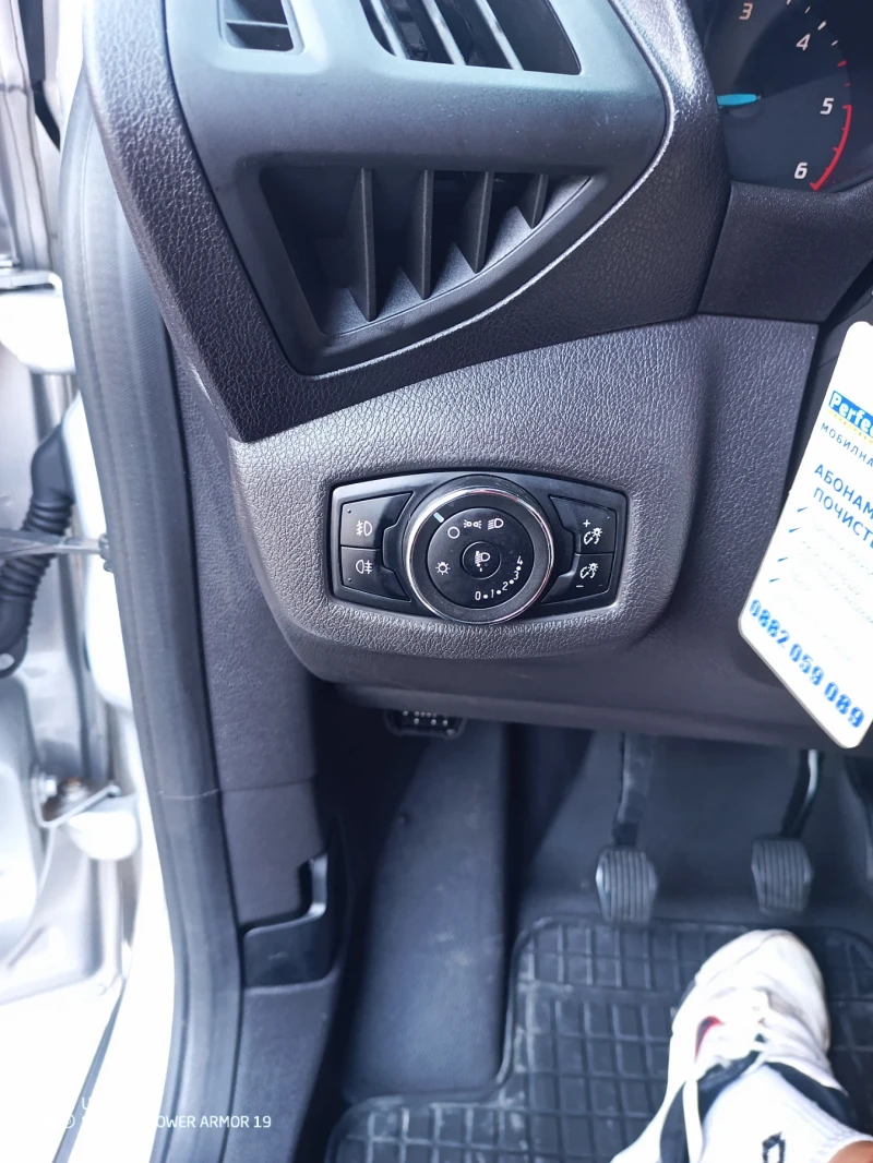 Ford Connect, снимка 9 - Автомобили и джипове - 51586950