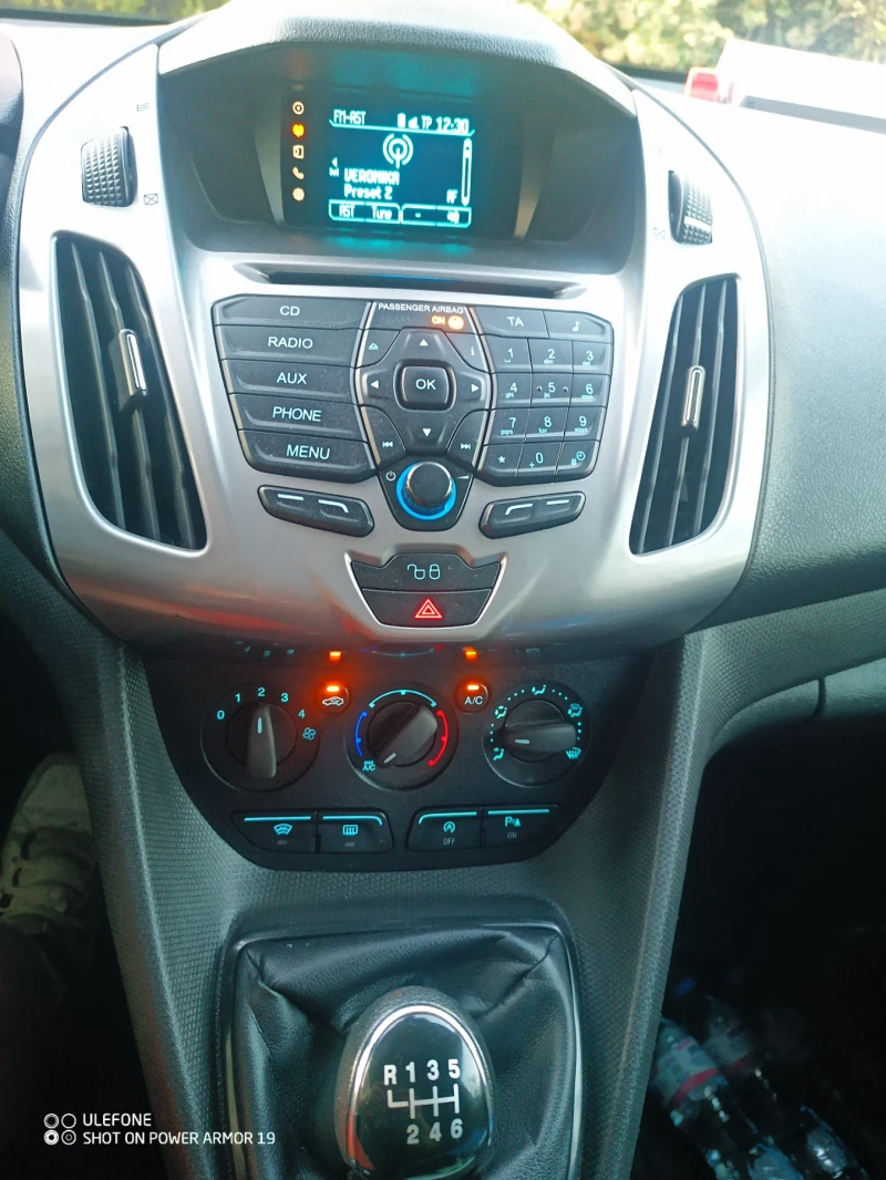 Ford Connect, снимка 16 - Автомобили и джипове - 51586950