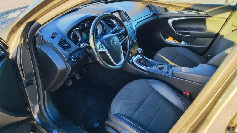Opel Insignia 2.0 CDTI Cosmo, снимка 9 - Автомобили и джипове - 52399450