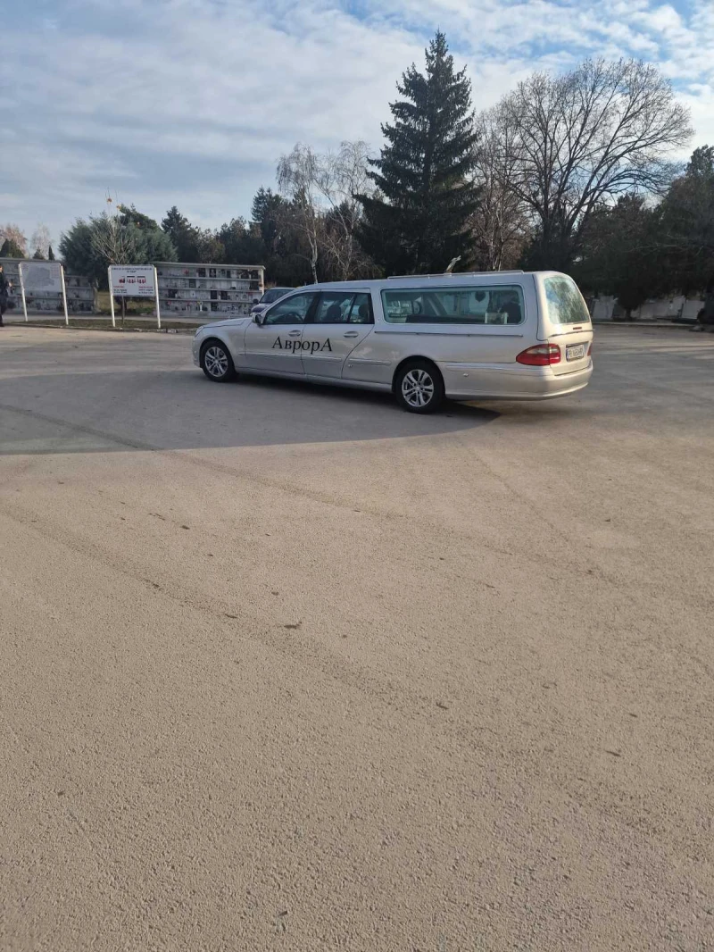 Mercedes-Benz E 270 катафалка, снимка 7 - Автомобили и джипове - 52733337