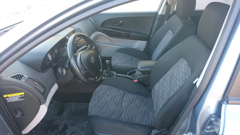 Kia Ceed 1.6, снимка 8 - Автомобили и джипове - 52831051