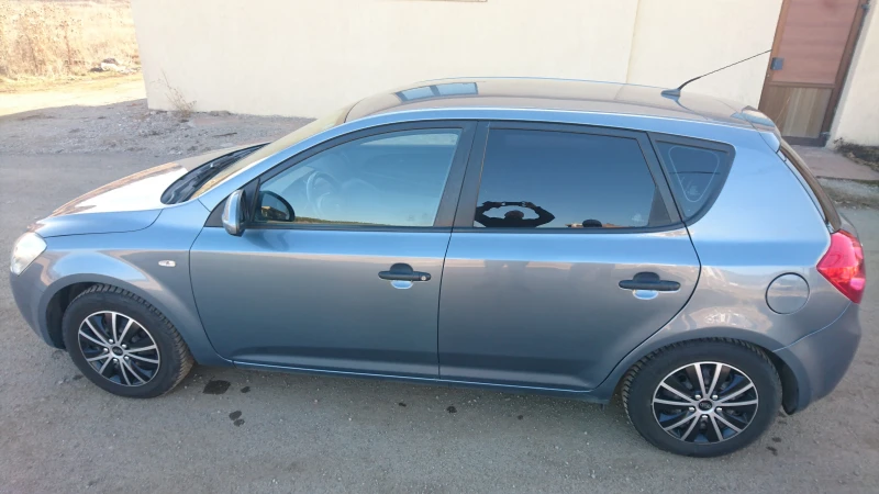 Kia Ceed 1.6, снимка 7 - Автомобили и джипове - 52831051