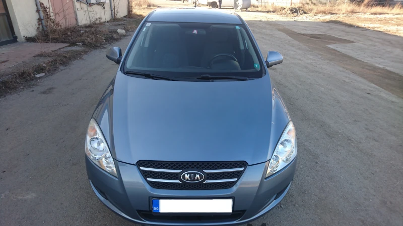 Kia Ceed 1.6, снимка 3 - Автомобили и джипове - 52831051