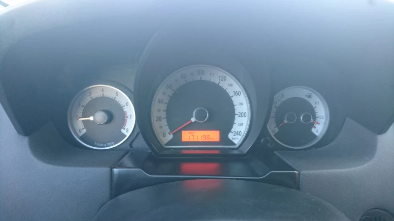 Kia Ceed 1.6, снимка 12 - Автомобили и джипове - 52831051