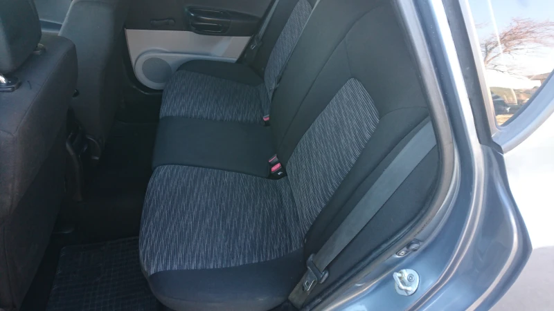 Kia Ceed 1.6, снимка 11 - Автомобили и джипове - 52831051