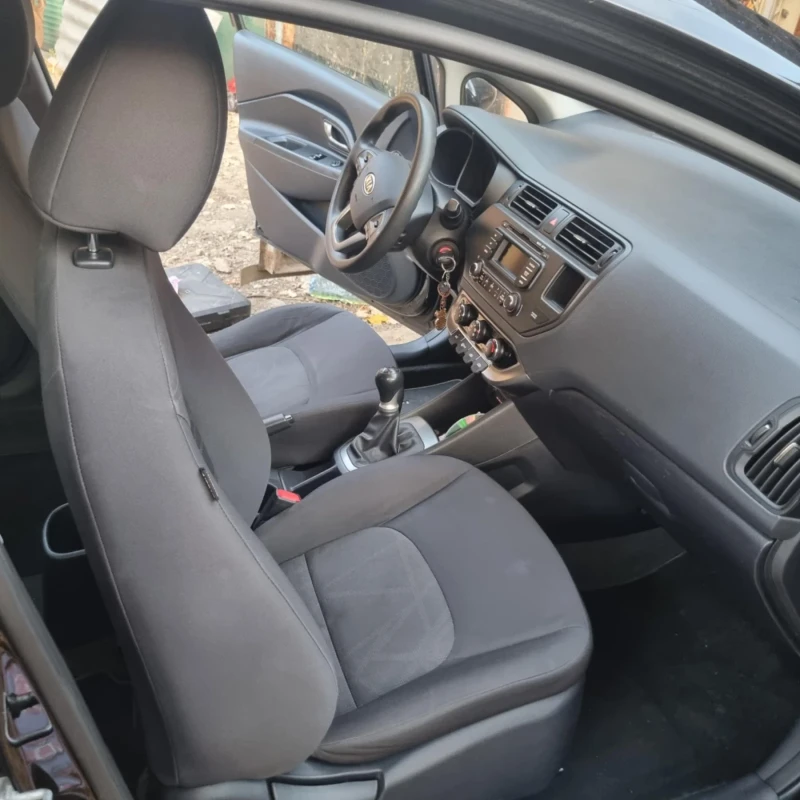 Kia Rio, снимка 15 - Автомобили и джипове - 53096718