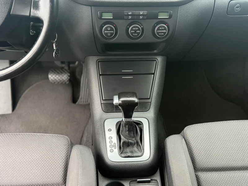 VW Golf Plus 2.0 TDI DSG Обслужена !!! , снимка 13 - Автомобили и джипове - 53277510