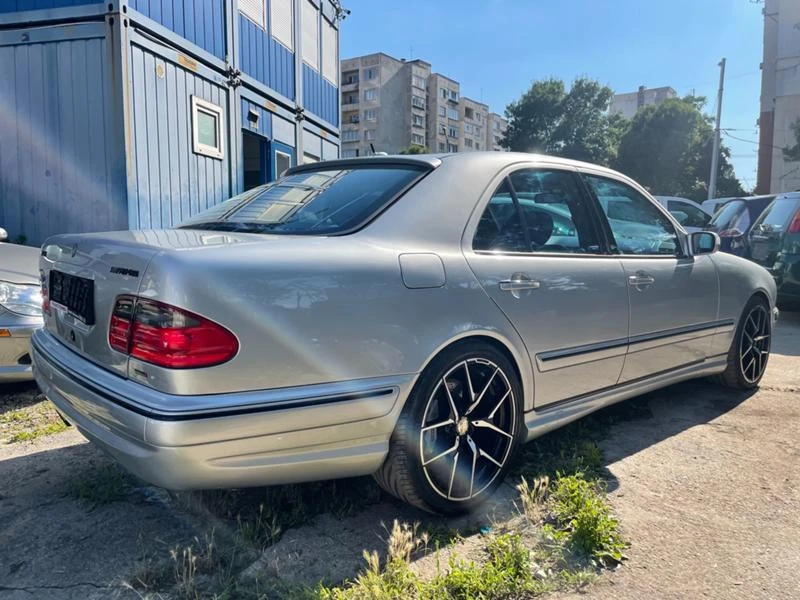 Mercedes-Benz E 55 AMG 66х.мили - изображение 5