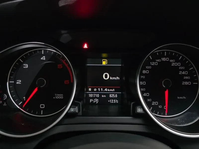 Audi A5 2.0 TDI Quattro, снимка 16 - Автомобили и джипове - 55013038