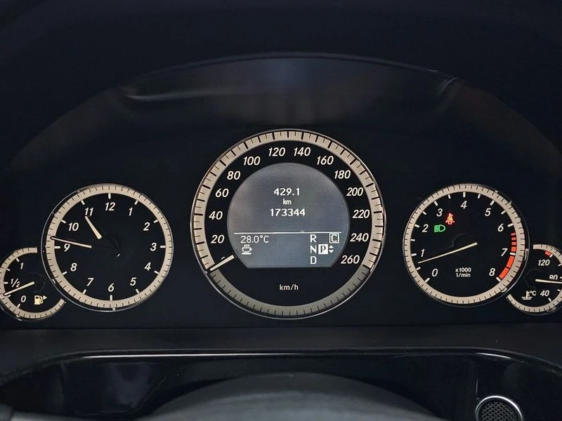 Mercedes-Benz E 350 E350| 268к.с.| ВКЛ.ТЕХНОТЕСТ, снимка 8 - Автомобили и джипове - 55636455