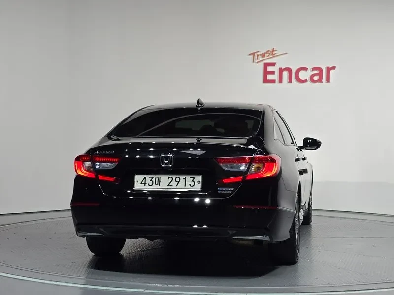 Honda Accord 2.0 Hybrid Touring, снимка 4 - Автомобили и джипове - 55985414