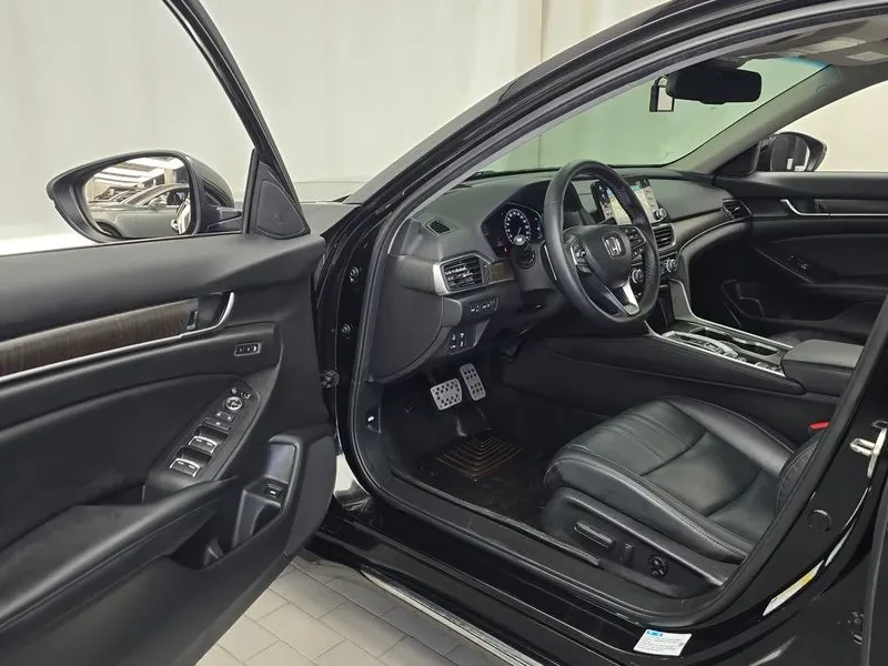 Honda Accord 2.0 Hybrid Touring, снимка 10 - Автомобили и джипове - 55985414