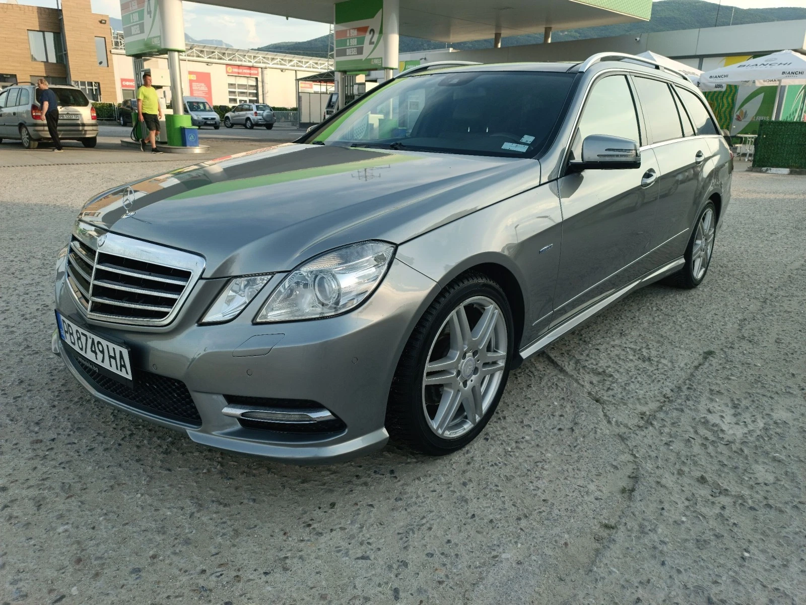 Mercedes-Benz E 250  4X4 AMG PAKET, снимка 1