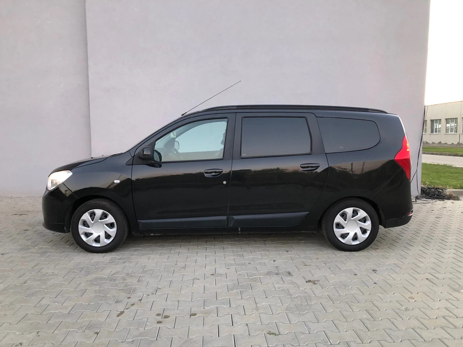 Dacia Lodgy 1.6i* 102кс* 70хил.км*  - изображение 3