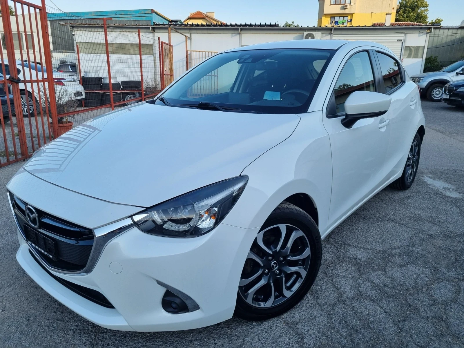 Mazda 2 1.5 16v 90кс/Автомат/Евро6/Топ/Revolution/Facelift - изображение 2