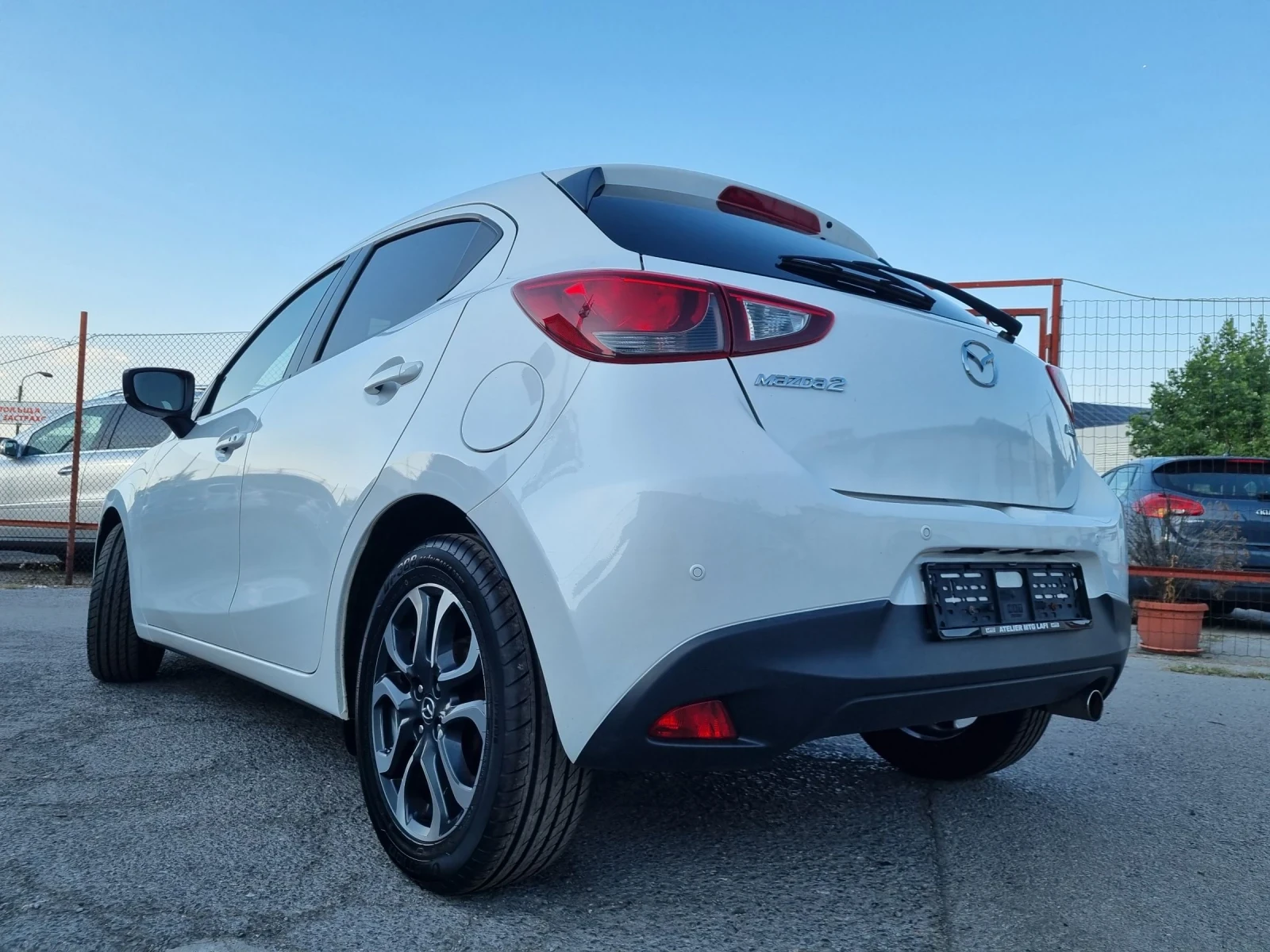 Mazda 2 1.5 16v 90кс/Автомат/Евро6/Топ/Revolution/Facelift - изображение 8