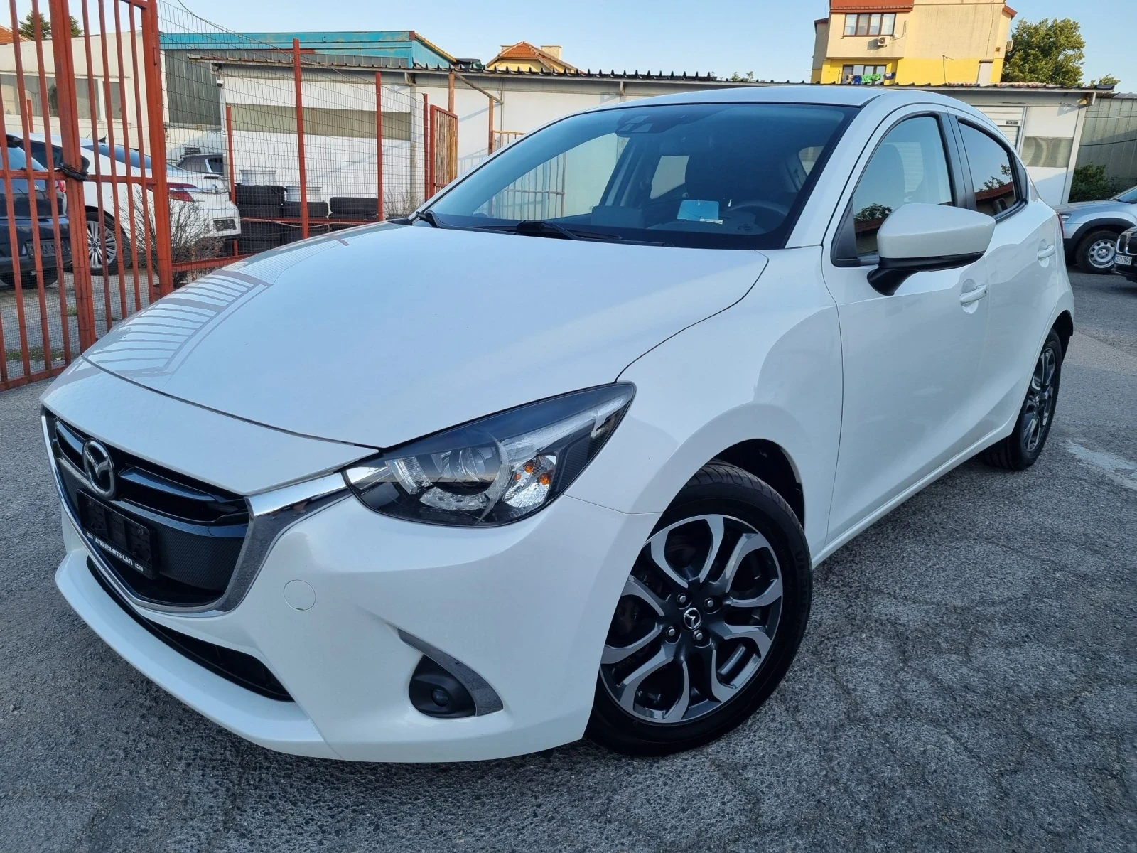 Mazda 2 1.5 16v 90кс/Автомат/Евро6/Топ/Revolution/Facelift | Mobile.bg — изображение 1