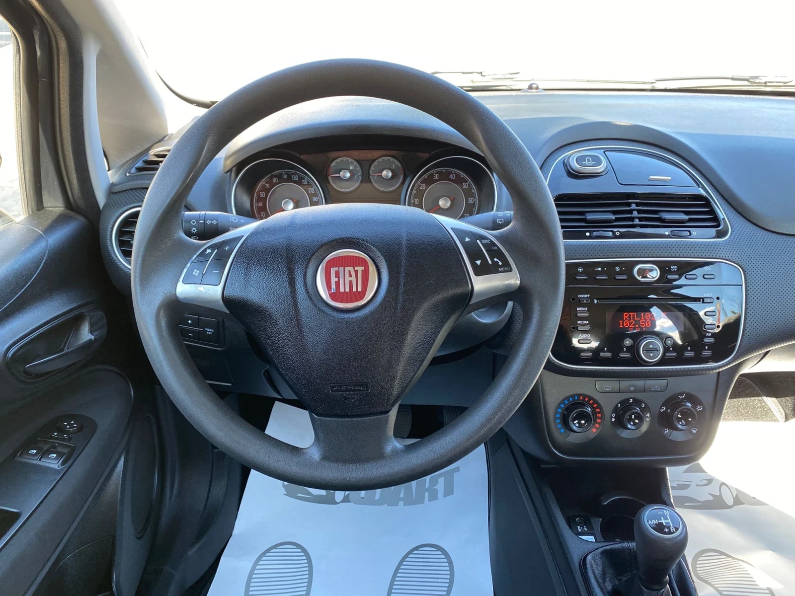 Fiat Punto 1.4i/AVTOMAT/РЕАЛНИ КМ ! ! ! - изображение 9
