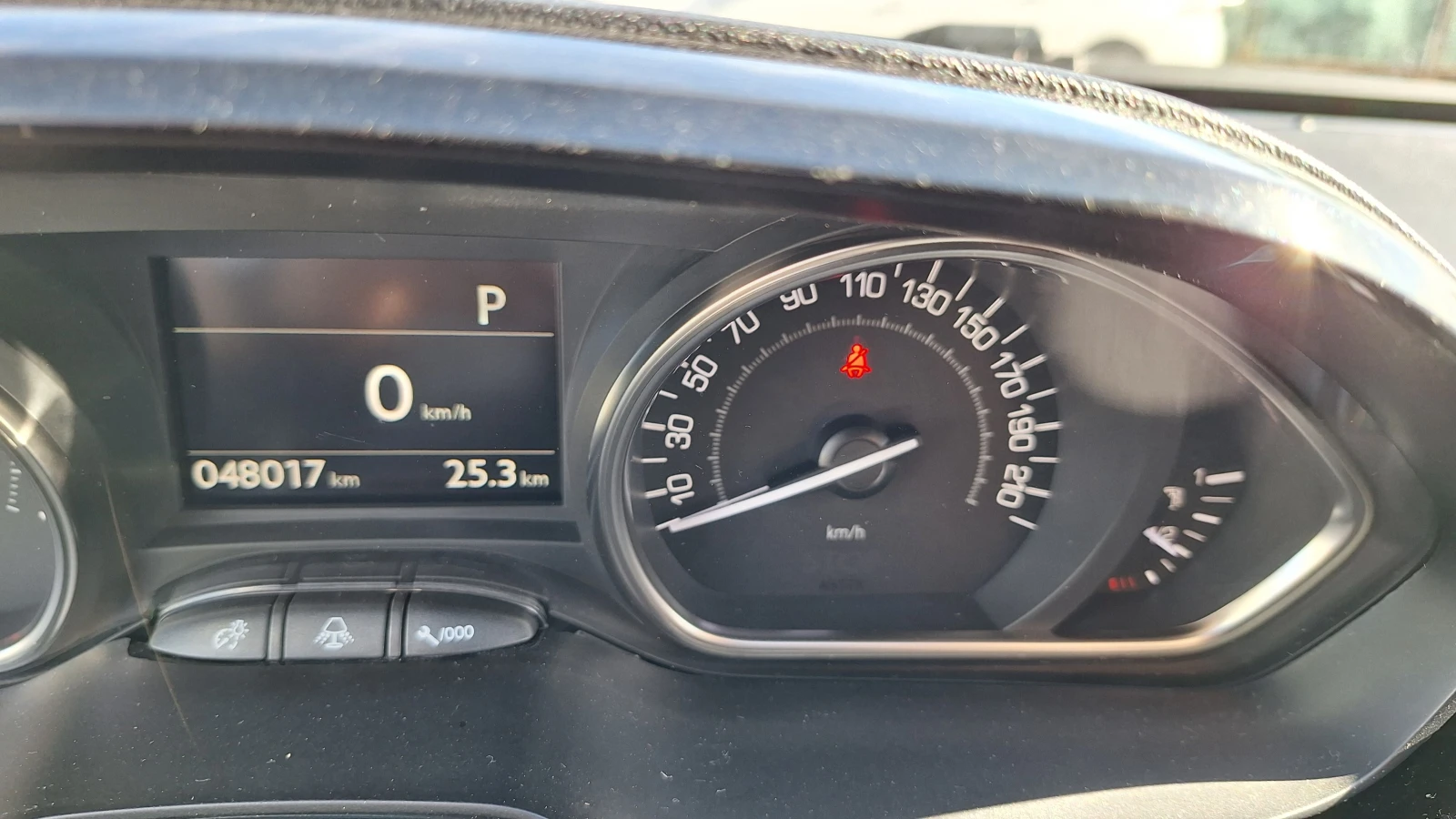 Peugeot 2008 1.2Pure Tech | Mobile.bg   15