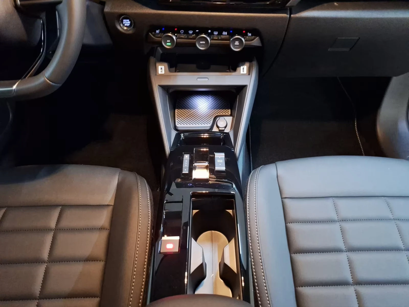 Citroen C4 MAX/156HP/HUD/360/KLESS/LED/DIGI/NAVI/564g | Mobile.bg   12