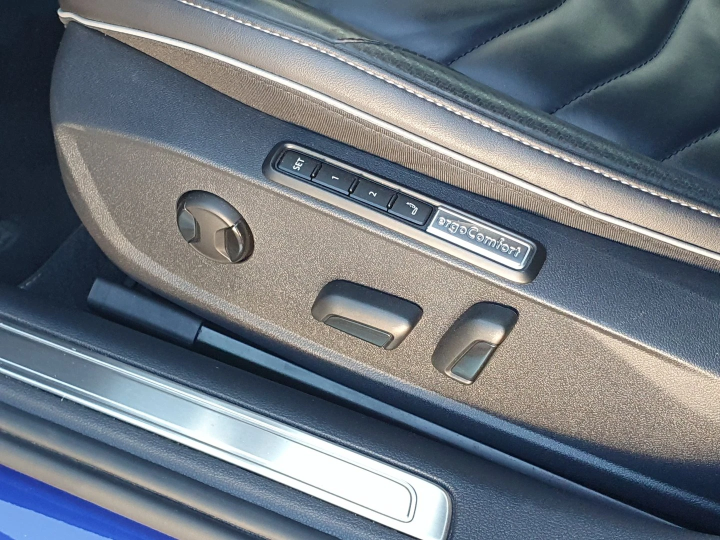 VW Arteon R-Line 2.0 TDI SCR 4MOTION DSG, снимка 16 - Автомобили и джипове - 52686499