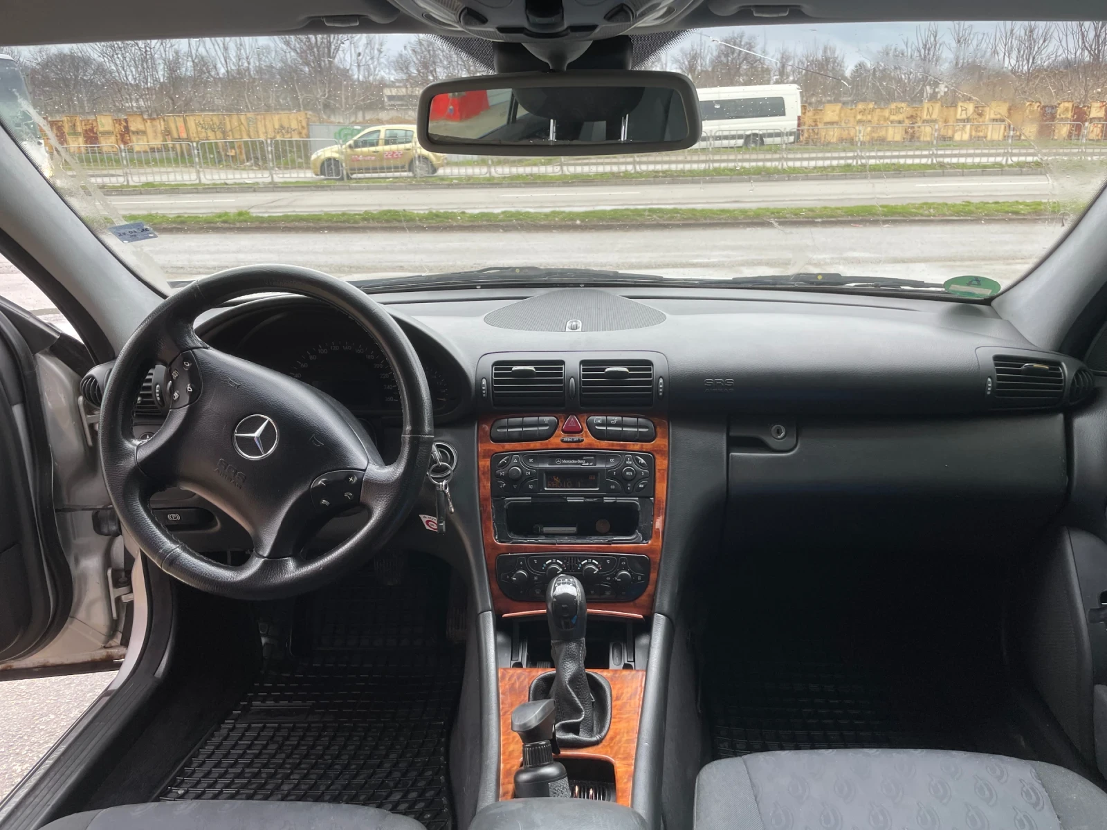 Mercedes-Benz C 200, снимка 10 - Автомобили и джипове - 53666921