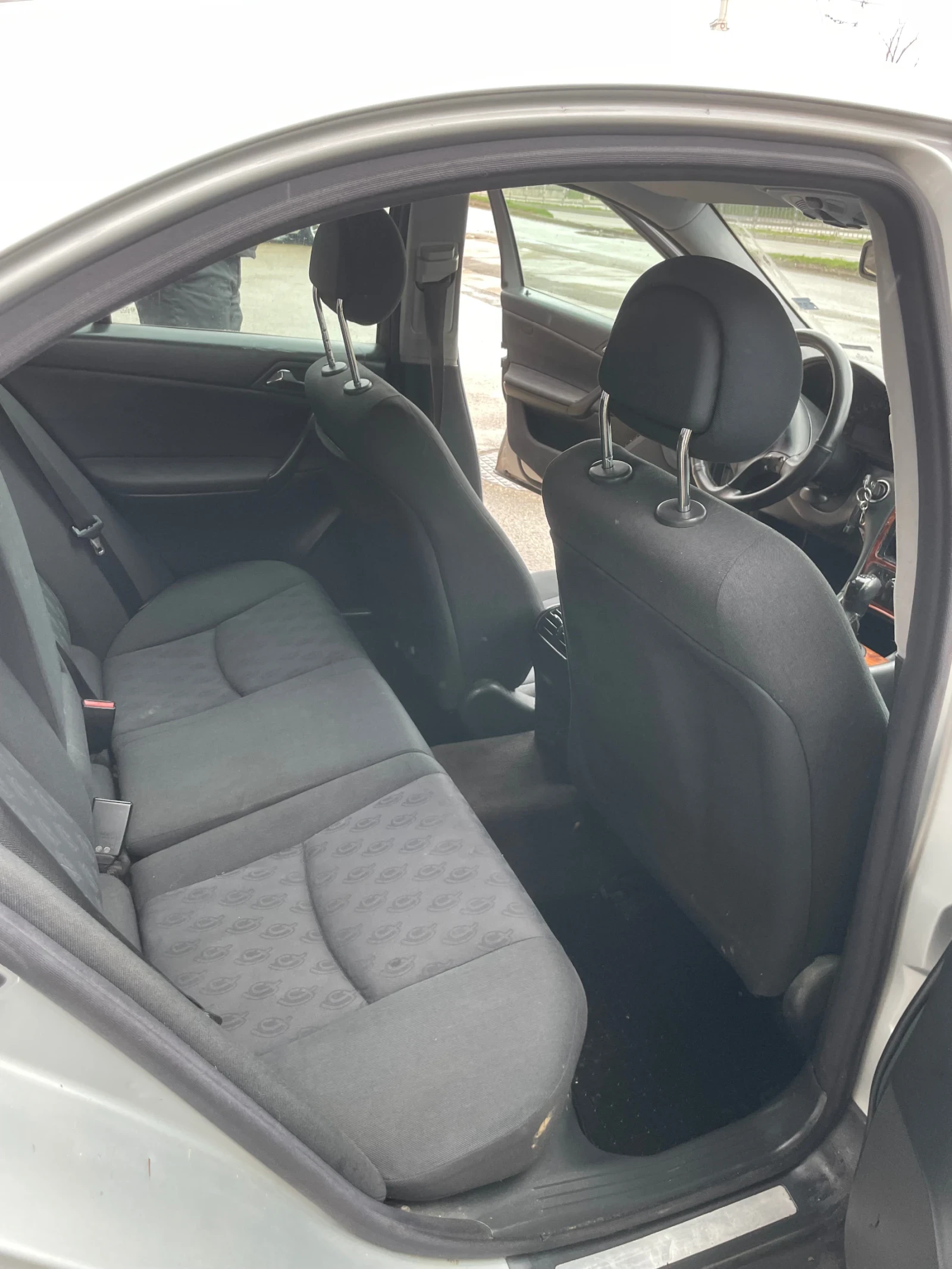 Mercedes-Benz C 200, снимка 13 - Автомобили и джипове - 53666921