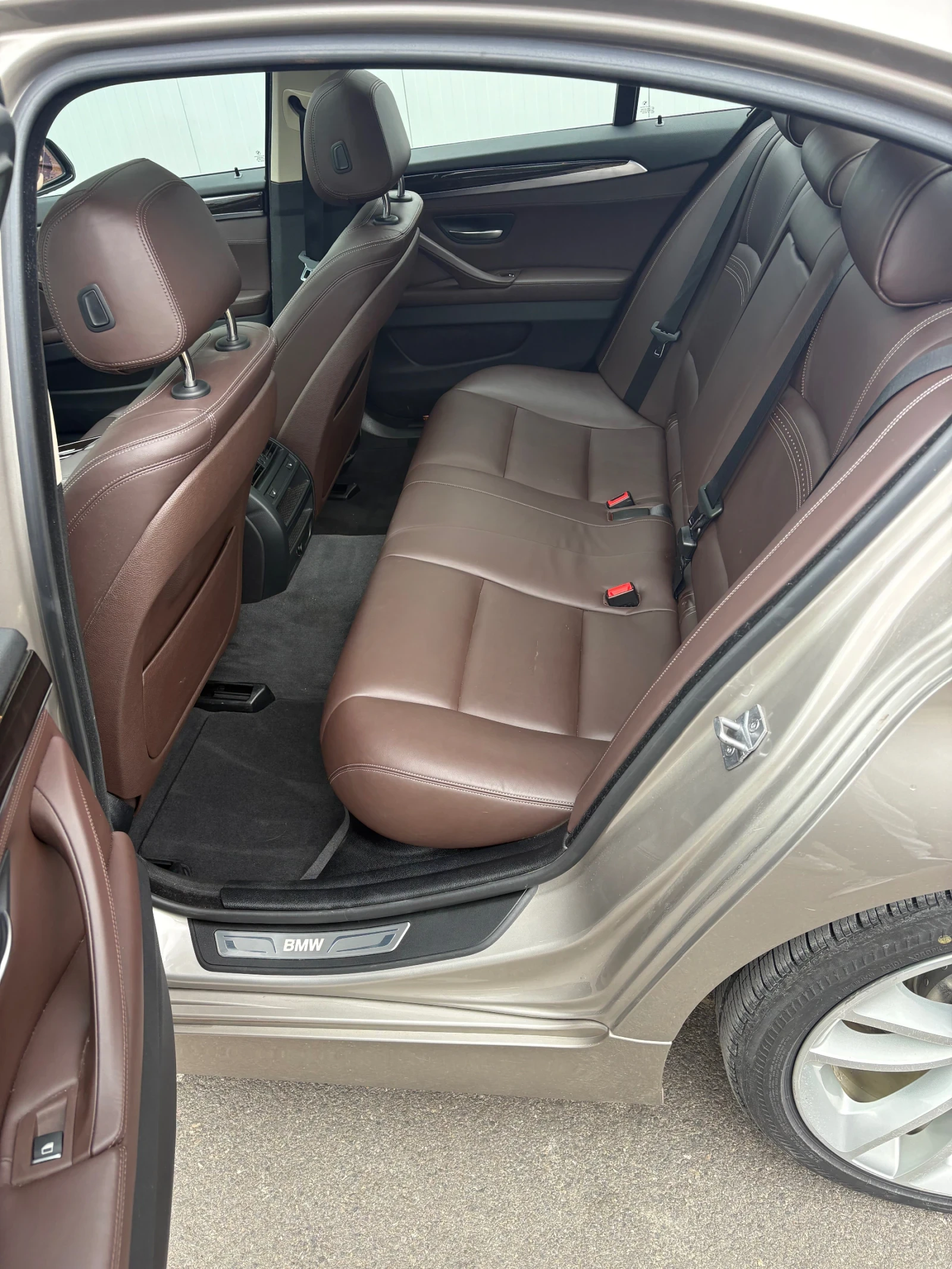 BMW 535 Xi, снимка 11 - Автомобили и джипове - 53672620