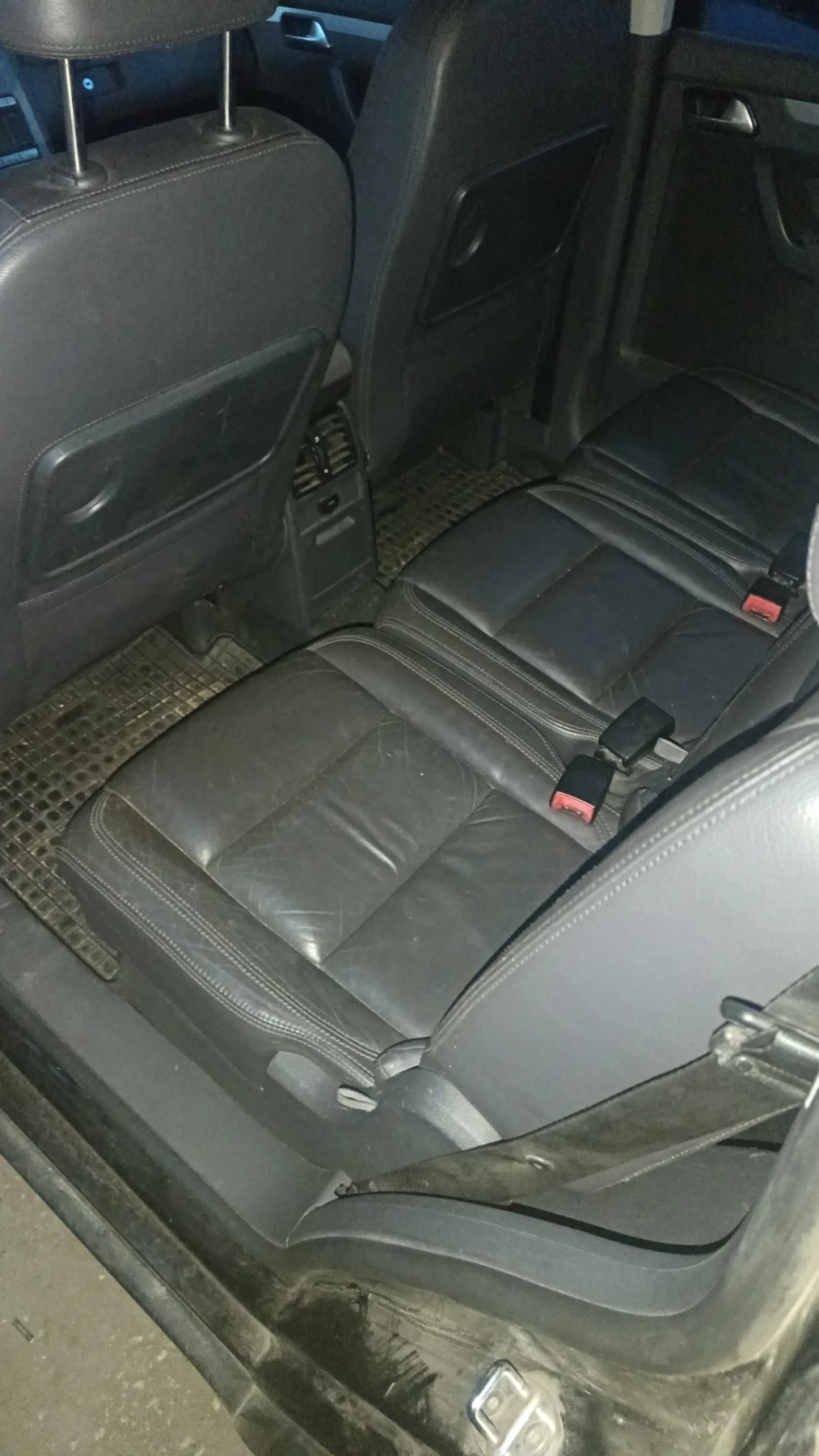 VW Touran 2.0tdi 170ps, снимка 3 - Автомобили и джипове - 53987156