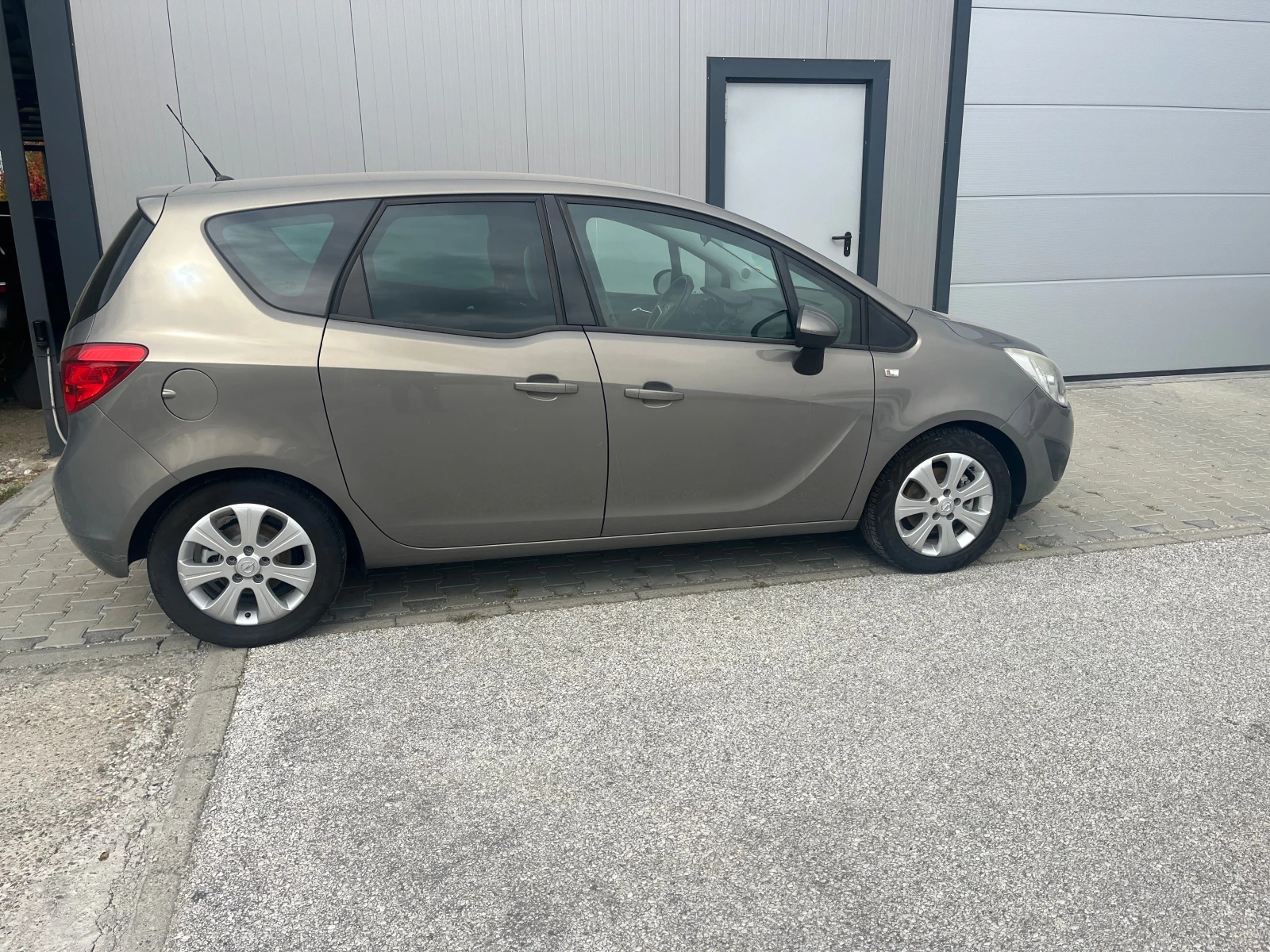 Opel Meriva 1.4 i GPL, снимка 3 - Автомобили и джипове - 54147599