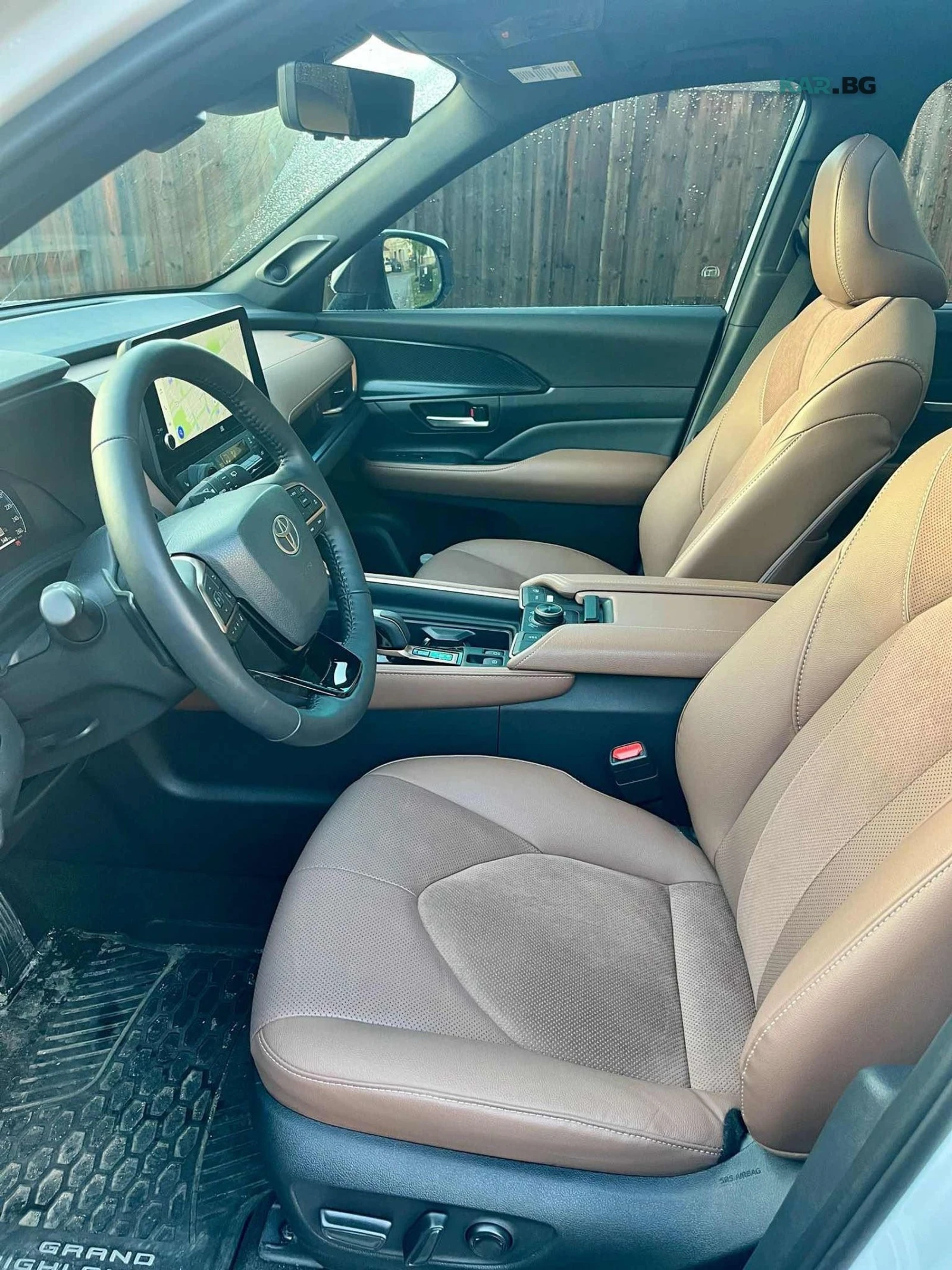 Toyota Grand Highlander Hybrid Platinum MAX АВТОКРЕДИТ ЦЕНА ДО БЪЛГАРИЯ, снимка 7 - Автомобили и джипове - 54749743