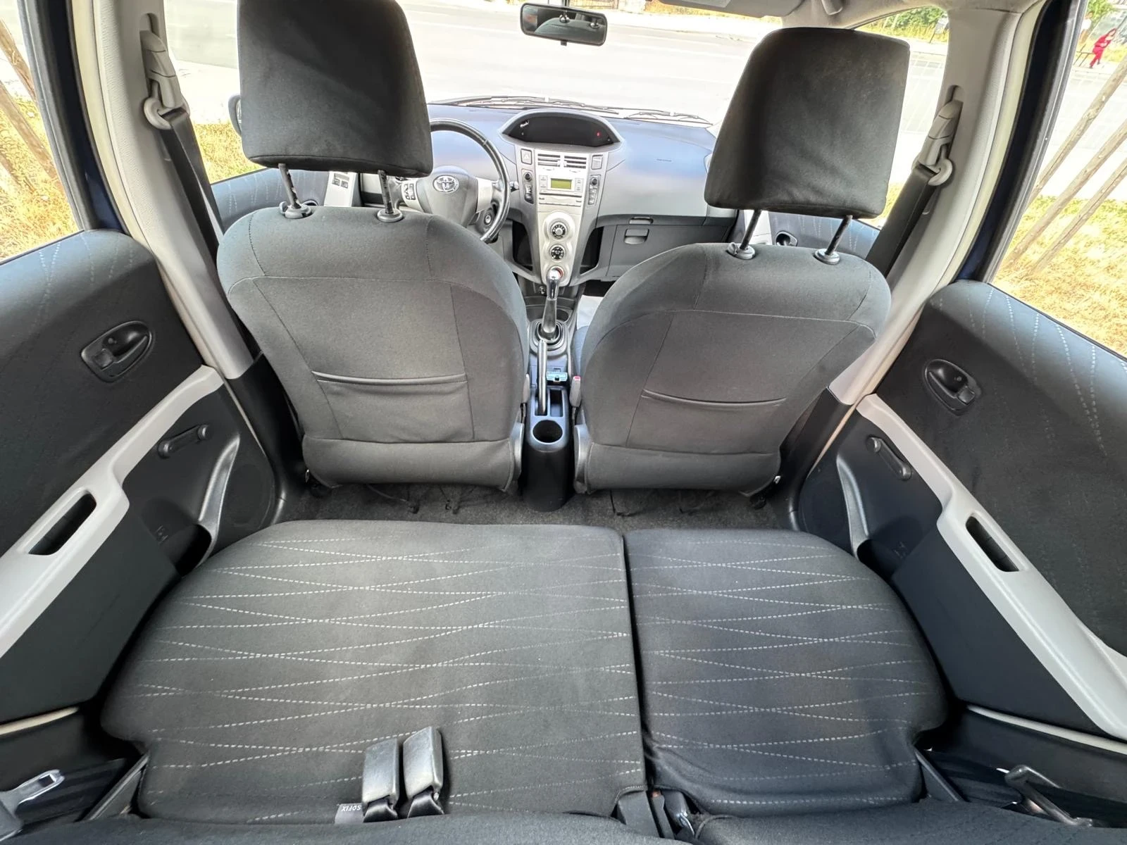 Toyota Yaris 1.0i/РЕАЛНИ КМ ! ! !, снимка 10 - Автомобили и джипове - 55265447