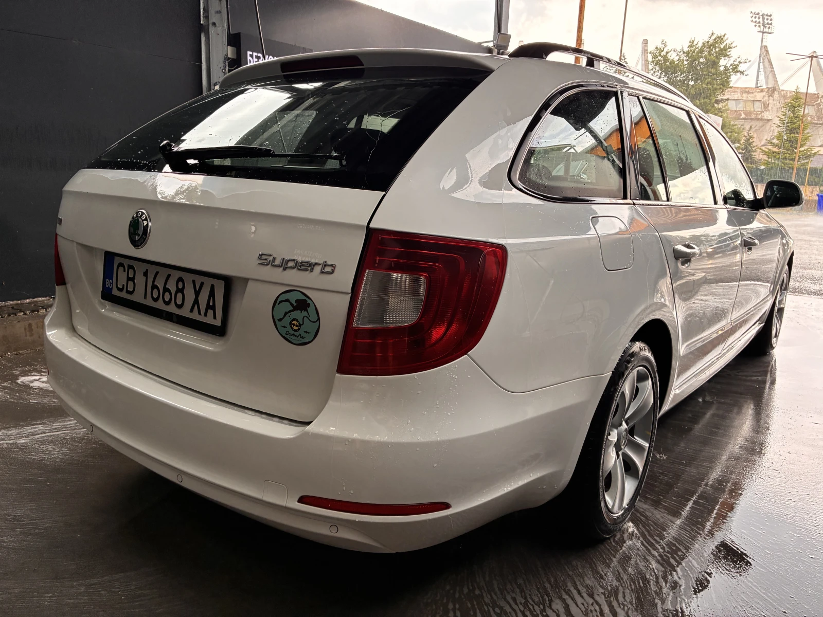 Skoda Superb 2.0 TDI DSG, снимка 4 - Автомобили и джипове - 55633545