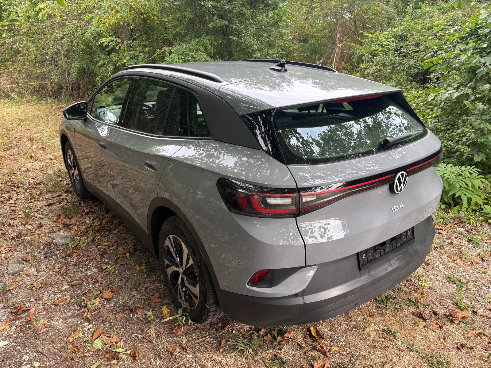 VW ID.4 Pure, снимка 3 - Автомобили и джипове - 55876552